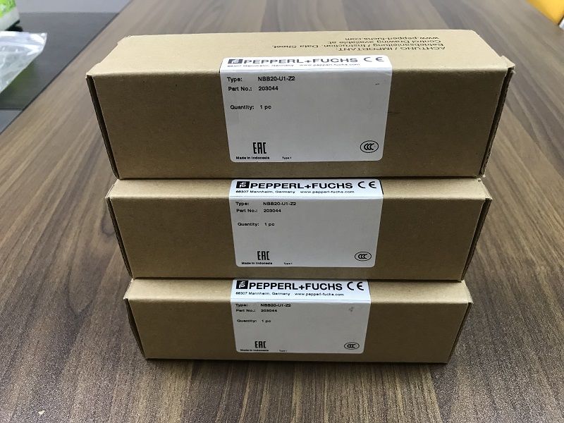 High-Speed Pepperl+Fuchs NBB8-18GM50-E2-V1 Flush Inductive Proximity Sensor with 8 mm Range and PNP Normally Open Output